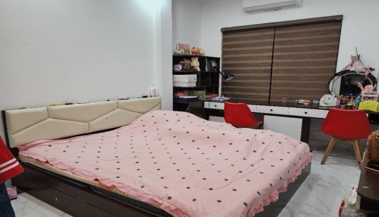 Cho thuê nhà mới ngõ Lãng Yên, 4 tầng, 40m2, 3 ngủ, 12 Triệu Full đồ mới koong